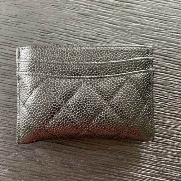 CHANEL GOLD Classic Black Caviar Leather Card Holder - Picture 11 of 15